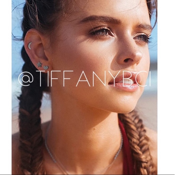 Minimalist Blue Heart Earrings - Picture 2 of 5